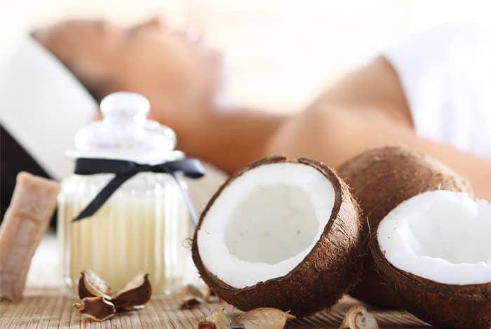 massage bằng dầu dừa